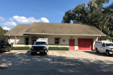 Immobilier commercial à vendre à Leesburg, Floride: 255.3 m2 № 1379941 - photo 1