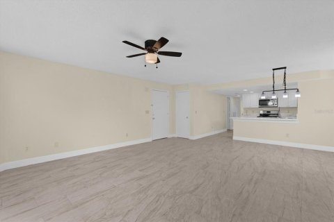 Condominio en venta en Kissimmee, Florida, 3 dormitorios, 125.42 m2 № 1359319 - foto 10