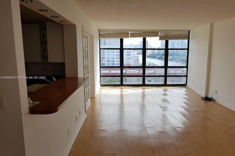 Copropriété à vendre à Hallandale Beach, Floride: 2 chambres, 94.76 m2 № 1370720 - photo 3