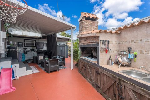 Casa en venta en Miami, Florida, 5 dormitorios, 180.51 m2 № 1370721 - foto 29