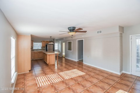 Villa ou maison à louer à Jacksonville, Floride: 4 chambres, 157.93 m2 № 817923 - photo 6