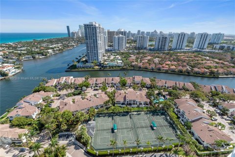 Condo in Aventura, Florida, 3 bedrooms  № 1272302 - photo 1