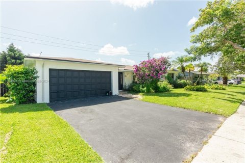 Villa ou maison à vendre à Cooper City, Floride: 4 chambres, 168.8 m2 № 1186156 - photo 2