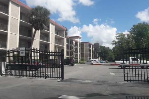 Condominio en venta en Lauderdale Lakes, Florida, 2 dormitorios, 89.19 m2 № 515426 - foto 18