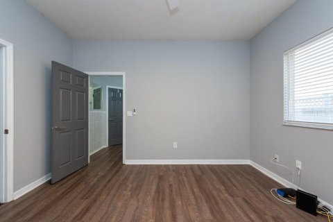 Casa en venta en Tampa, Florida, 5 dormitorios, 273.69 m2 № 1388881 - foto 22