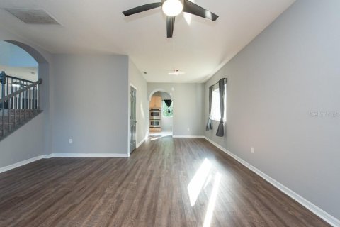 Casa en venta en Tampa, Florida, 5 dormitorios, 273.69 m2 № 1388881 - foto 4