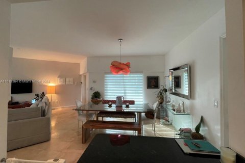 Condominio en venta en Miami, Florida, 2 dormitorios, 138.42 m2 № 944563 - foto 8