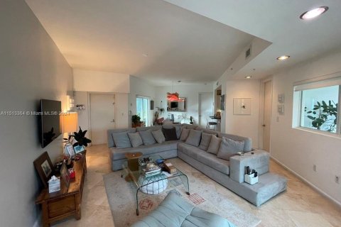 Condominio en venta en Miami, Florida, 2 dormitorios, 138.42 m2 № 944563 - foto 9