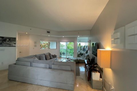 Condominio en venta en Miami, Florida, 2 dormitorios, 138.42 m2 № 944563 - foto 11
