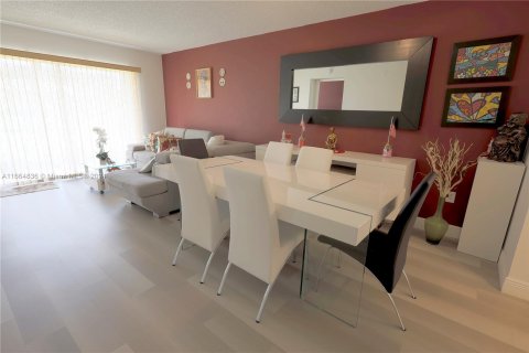 Copropriété à vendre à Pembroke Pines, Floride: 2 chambres, 92.9 m2 № 1380541 - photo 18