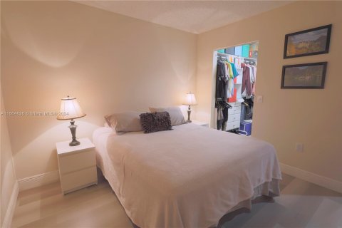 Copropriété à vendre à Pembroke Pines, Floride: 2 chambres, 92.9 m2 № 1380541 - photo 14