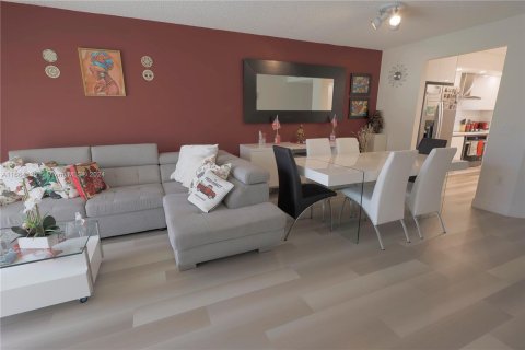 Copropriété à vendre à Pembroke Pines, Floride: 2 chambres, 92.9 m2 № 1380541 - photo 21