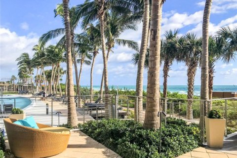 Condo in Miami Beach, Florida, 1 bedroom  № 1380499 - photo 20