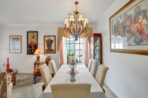 Casa en venta en Coral Springs, Florida, 5 dormitorios, 291.06 m2 № 750102 - foto 12