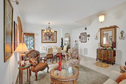 Casa en venta en Coral Springs, Florida, 5 dormitorios, 291.06 m2 № 750102 - foto 10