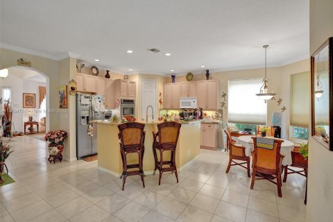 House in Coral Springs, Florida 5 bedrooms, 291.06 sq.m. № 750102 - photo 15