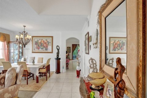 Villa ou maison à vendre à Coral Springs, Floride: 5 chambres, 291.06 m2 № 750102 - photo 8