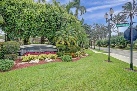 Casa en venta en Coral Springs, Florida, 5 dormitorios, 291.06 m2 № 750102 - foto 2