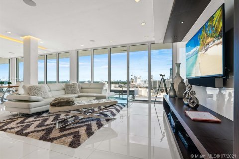 Apartment in Miami Beach, Florida 2 bedrooms, 138.42 sq.m. № 25903 - photo 2