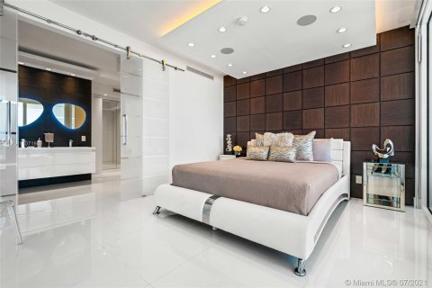 Apartment in Miami Beach, Florida 2 bedrooms, 138.42 sq.m. № 25903 - photo 12