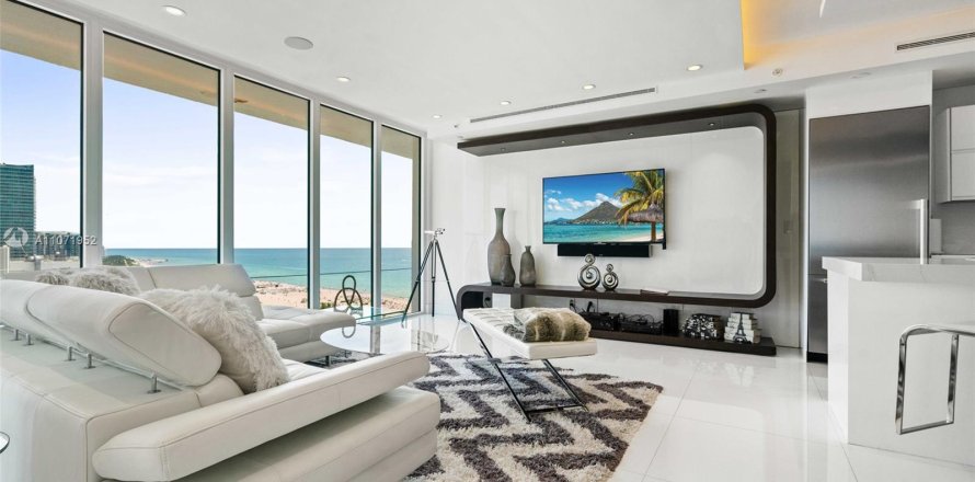 Apartment in Miami Beach, Florida 2 bedrooms, 138.42 sq.m. № 25903