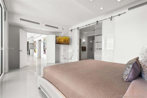 Apartment in Miami Beach, Florida 2 bedrooms, 138.42 sq.m. № 25903 - photo 17