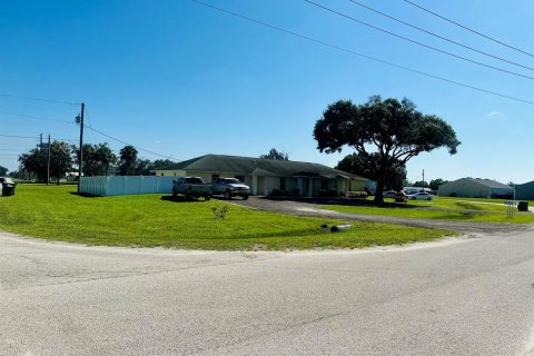 Купить земельный участок в Окичоби, Флорида № 691724 - фото 3