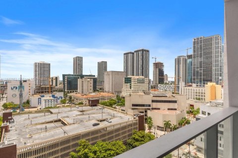 Condo in Miami, Florida, 1 bedroom  № 1270525 - photo 6