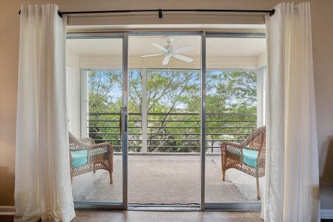 Copropriété à vendre à Palm Springs, Floride: 2 chambres, 92.34 m2 № 932509 - photo 11