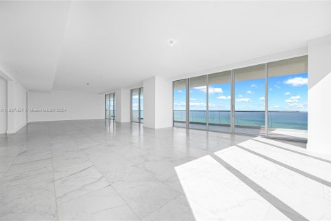 Condo in Sunny Isles Beach, Florida, 5 bedrooms  № 1428354 - photo 11