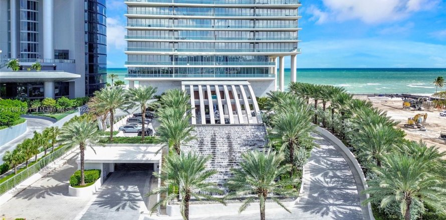 Condo in Sunny Isles Beach, Florida, 5 bedrooms  № 1428354