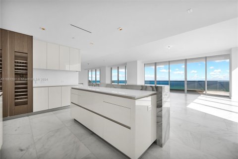 Condo in Sunny Isles Beach, Florida, 5 bedrooms  № 1428354 - photo 7