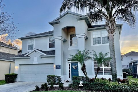 Casa en venta en Kissimmee, Florida, 6 dormitorios, 261.24 m2 № 1335242 - foto 1