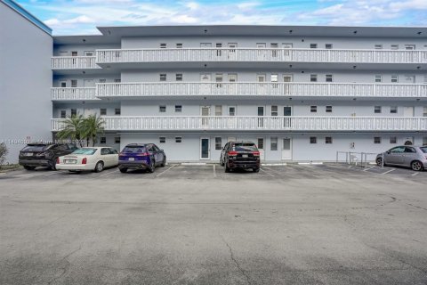 Condominio en venta en Dania Beach, Florida, 2 dormitorios, 106.84 m2 № 866522 - foto 29
