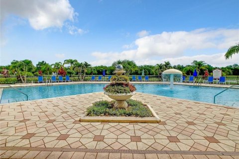 Villa ou maison à vendre à Kissimmee, Floride: 4 chambres, 223.06 m2 № 1322929 - photo 15