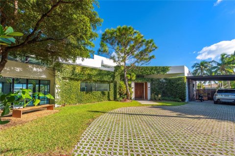 Villa ou maison à vendre à Miami Beach, Floride: 4 chambres, 471.66 m2 № 931836 - photo 12