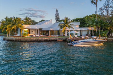 Villa ou maison à vendre à Miami Beach, Floride: 4 chambres, 471.66 m2 № 931836 - photo 1
