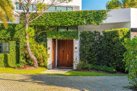 Villa ou maison à vendre à Miami Beach, Floride: 4 chambres, 471.66 m2 № 931836 - photo 13