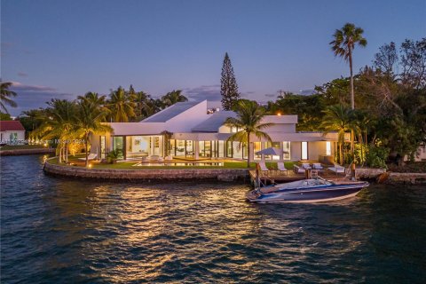 Villa ou maison à vendre à Miami Beach, Floride: 4 chambres, 471.66 m2 № 931836 - photo 9