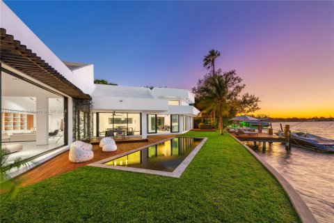 Villa ou maison à vendre à Miami Beach, Floride: 4 chambres, 471.66 m2 № 931836 - photo 8