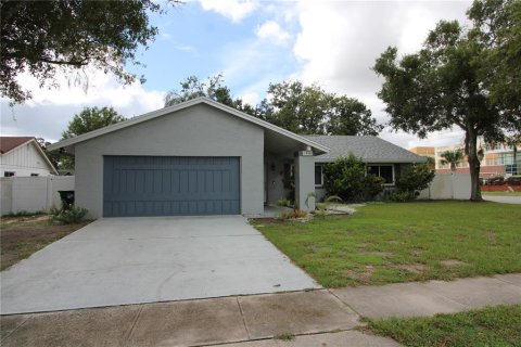 House in Kissimmee, Florida 4 bedrooms, 106.56 sq.m. № 1359851 - photo 1