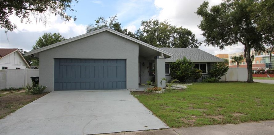 House in Kissimmee, Florida 4 bedrooms, 106.56 sq.m. № 1359851