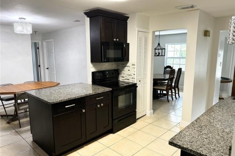 Casa en venta en Altamonte Springs, Florida, 4 dormitorios, 213.86 m2 № 1341509 - foto 9