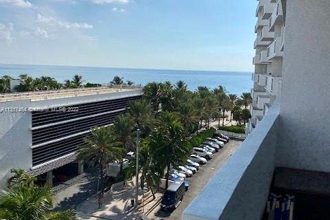 Condominio en alquiler en Miami Beach, Florida, 2 dormitorios, 51.1 m2 № 192002 - foto 15