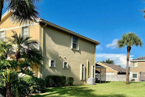 Townhouse in Lake Worth, Florida 3 bedrooms, 132.66 sq.m. № 852033 - photo 3
