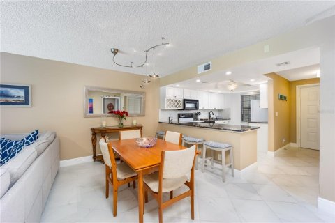 Condo in Port St. Lucie, Florida, 2 bedrooms  № 1347330 - photo 28