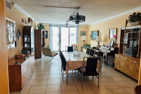 Copropriété à vendre à Miami Beach, Floride: 2 chambres, 122.91 m2 № 1237007 - photo 3