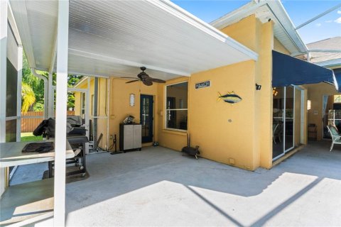 House in Tampa, Florida 4 bedrooms, 268.21 sq.m. № 1133818 - photo 10