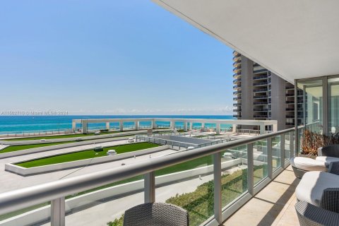 Condo in Miami Beach, Florida, 3 bedrooms  № 1222010 - photo 16