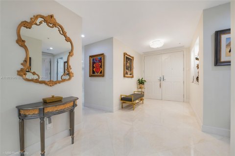 Condominio en venta en Coral Gables, Florida, 3 dormitorios, 296.36 m2 № 1221944 - foto 2